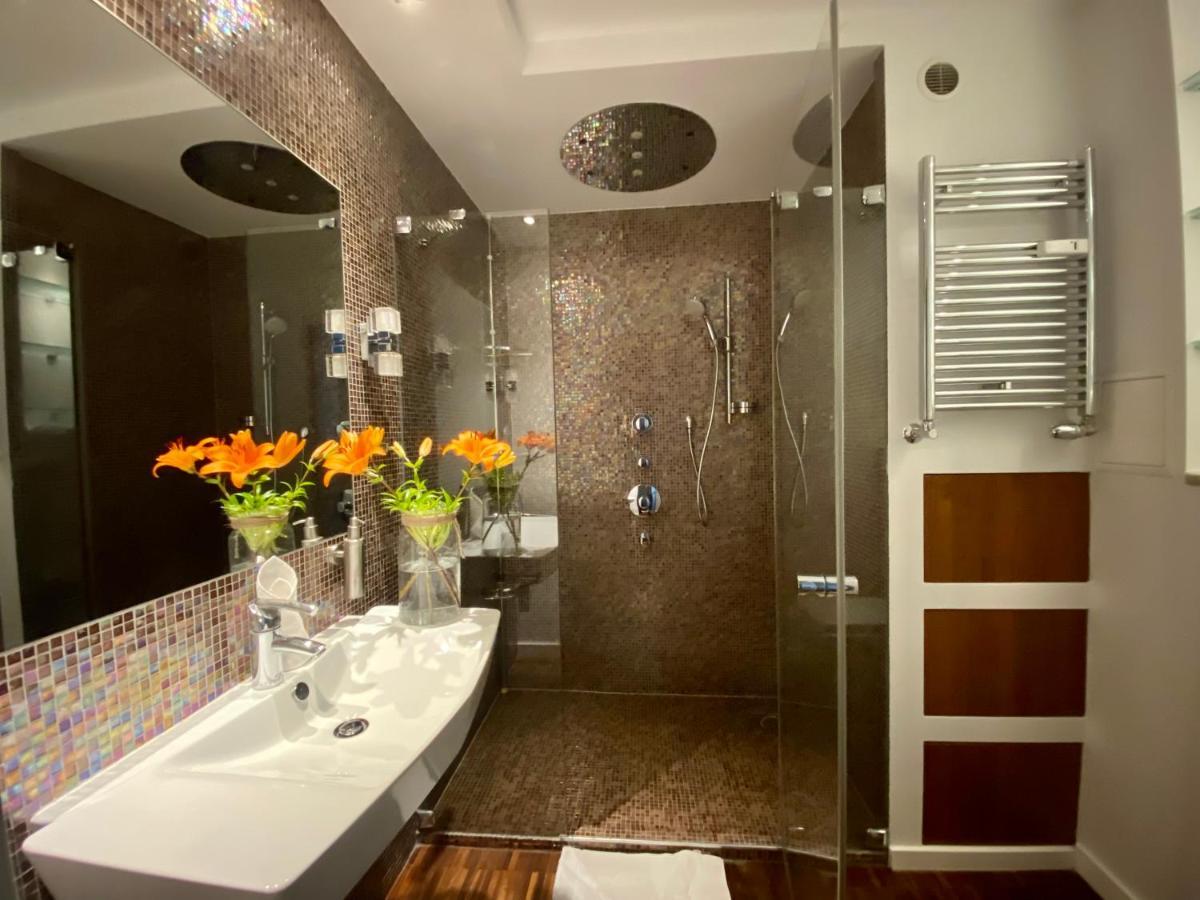 Aravel Suites Wroclaw Bagian luar foto