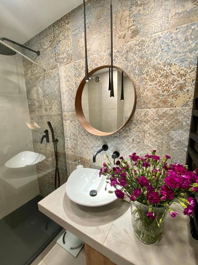 Aravel Suites Wroclaw Bagian luar foto