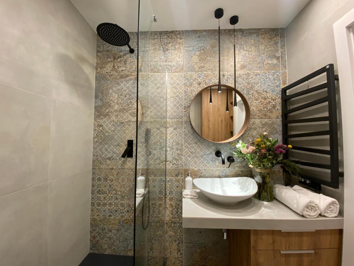 Aravel Suites Wroclaw Bagian luar foto