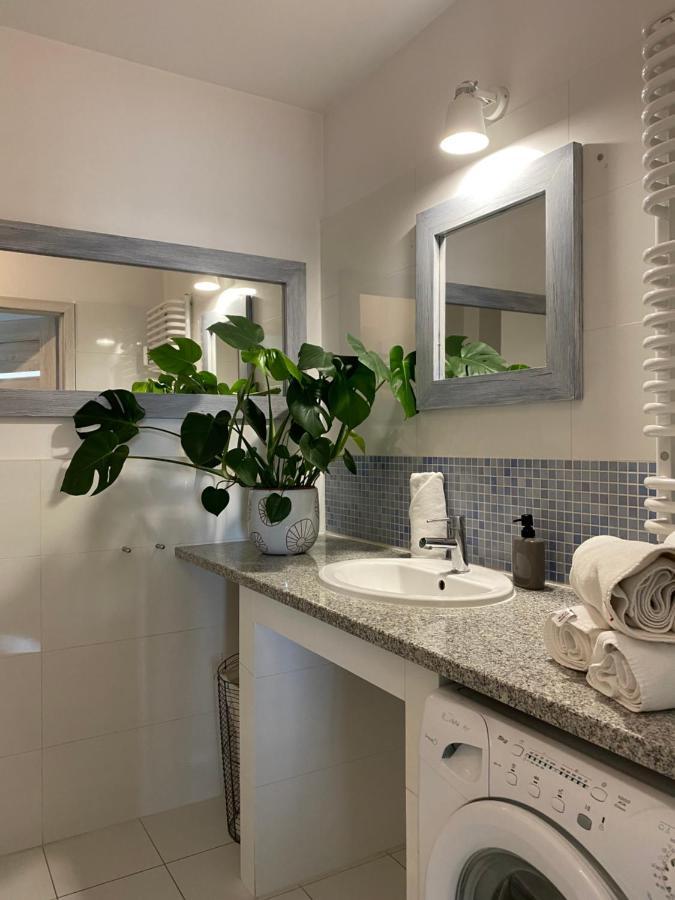 Aravel Suites Wroclaw Bagian luar foto