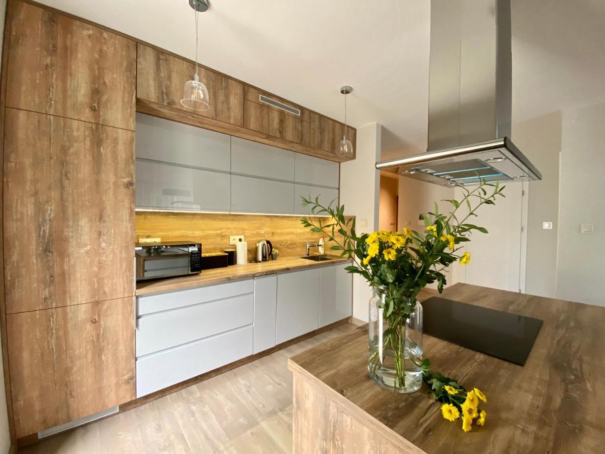 Aravel Suites Wroclaw Bagian luar foto